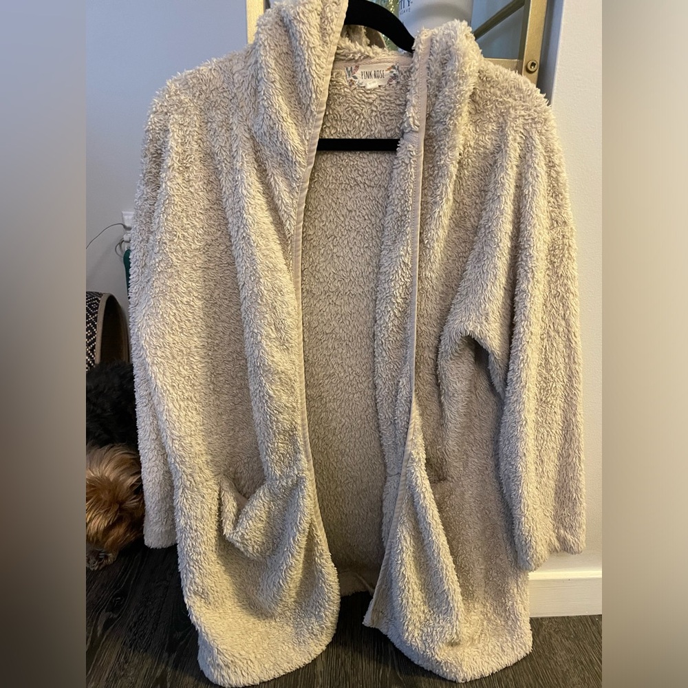 Tan Pink Rose Lounge Sweater. Size Small